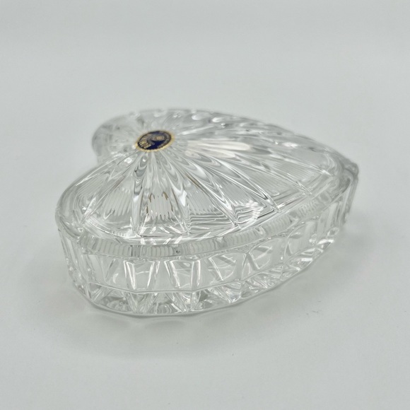 Vintage Bohemia Cut Crystal Heart Trinket Box Vanity Leaded Czech Republic - Picture 3 of 9